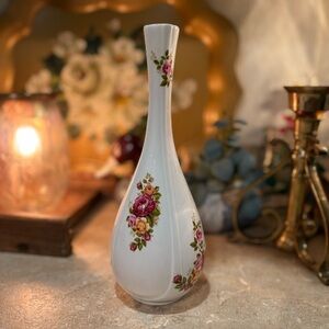 Canadian Classic fine bone china made in FAIT AU Canada